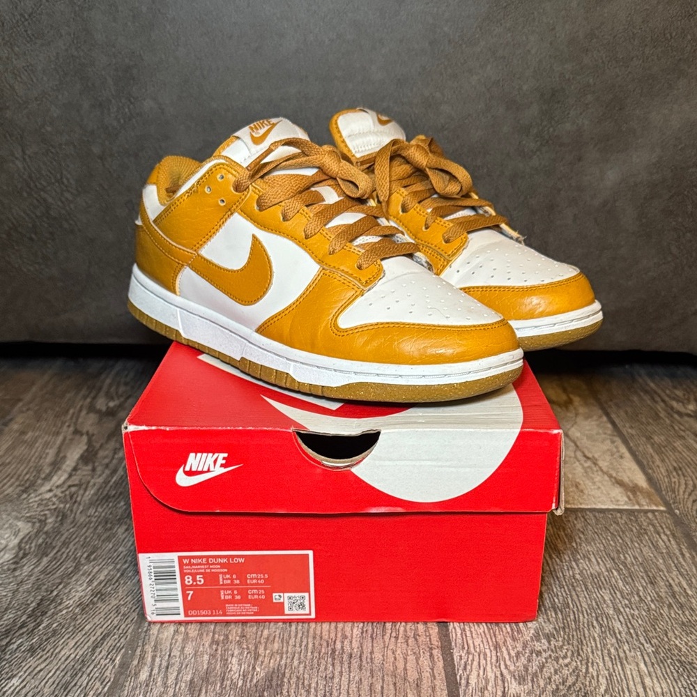 Nike Low Sneakers - Gold and White